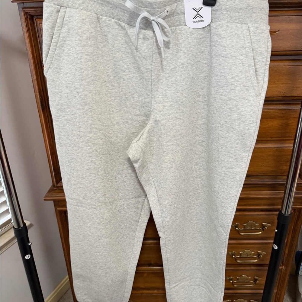 Xersion Women's Light Gray Joggers